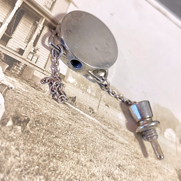 Vintage Silver Tone Perfume Scent Bottle Pendant - Picture 6 of 6